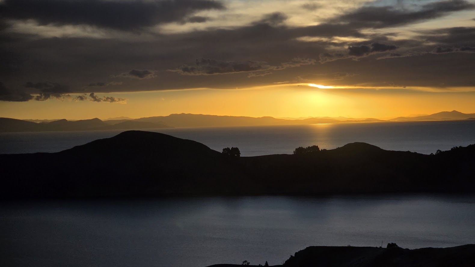 Atardecer en la isla del sol, lago titicaca, bolivia